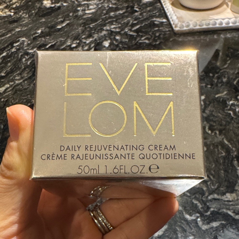 Daily Rejuvenating Cream - Gold and Gray